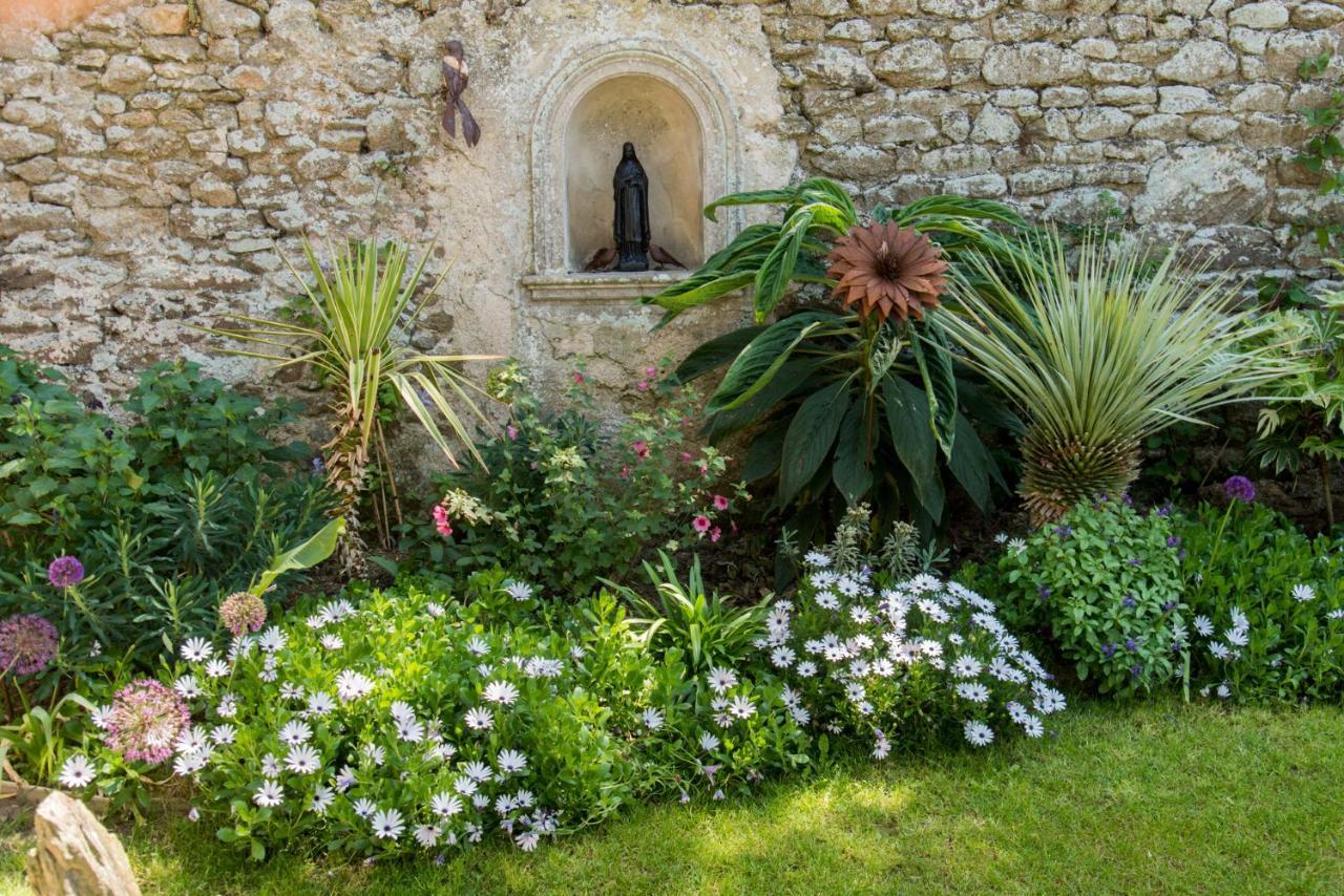 D'hote Et Du Jardin Des Corsaires Gasthof Saint-Malo