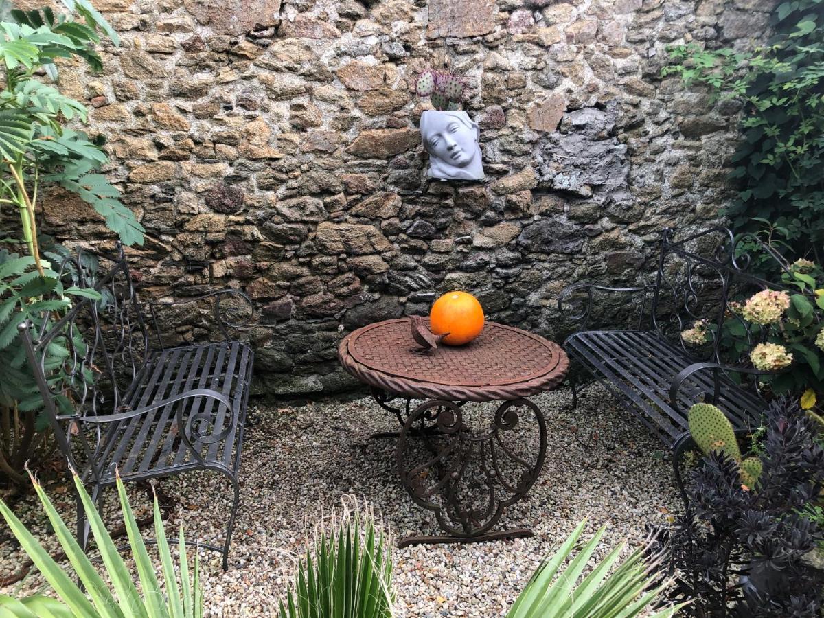 Maison d'hôtes D'hôte Et Du Jardin Des Corsaires